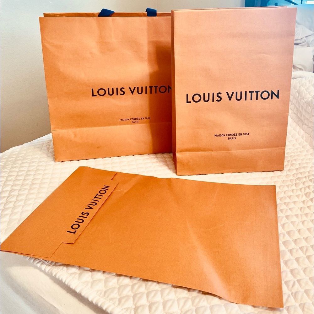 Three Louis Voitton shopping Bag - Picture 3 of 10